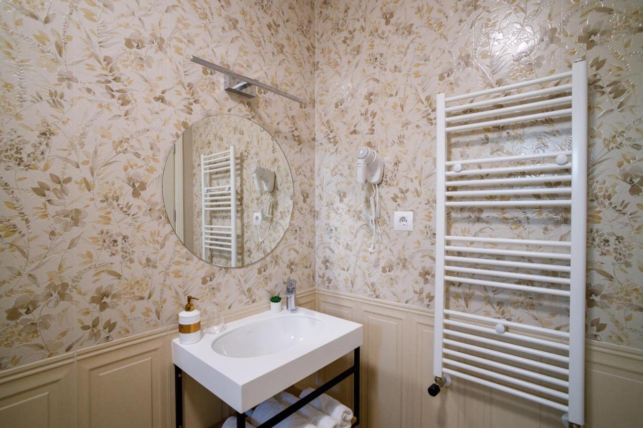 Pensiunea Casa Sturza Bacău エクステリア 写真