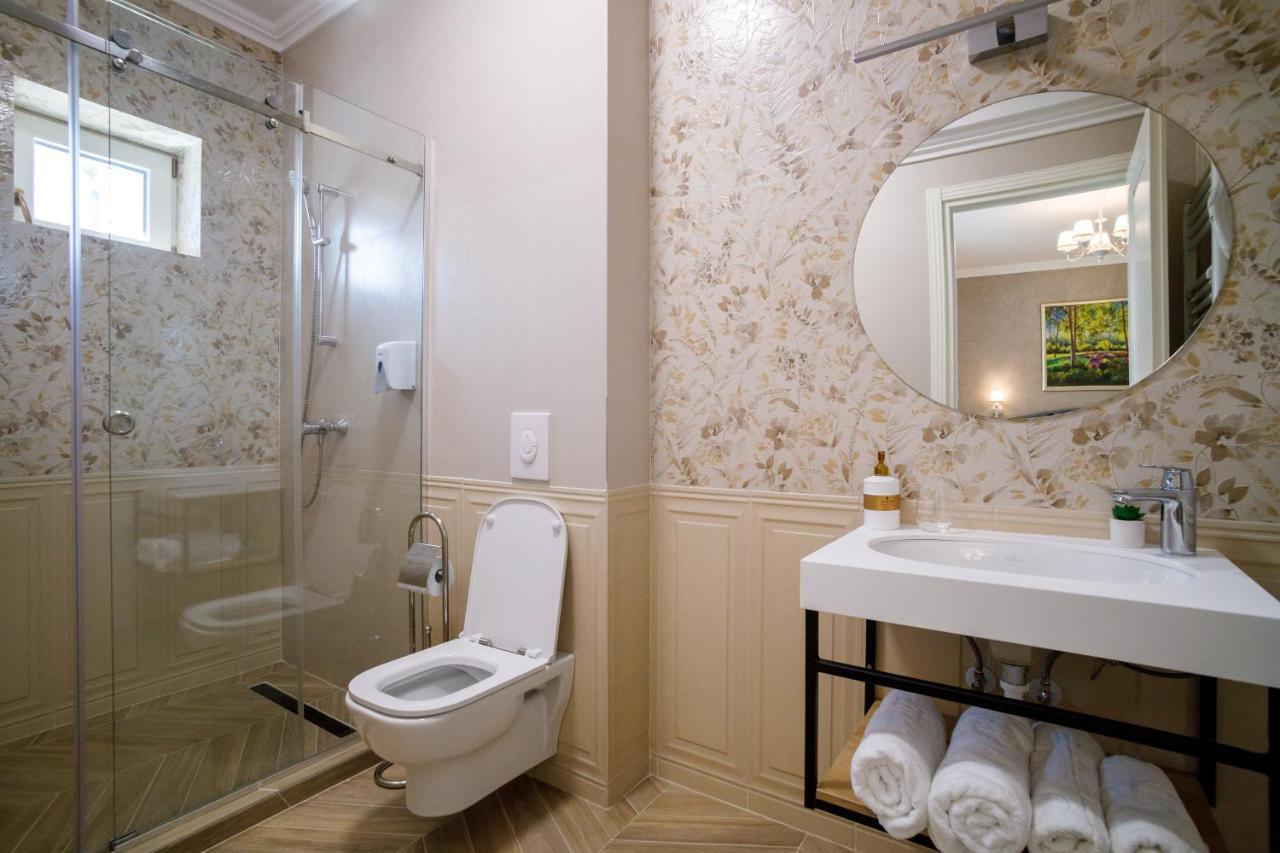 Pensiunea Casa Sturza Bacău エクステリア 写真