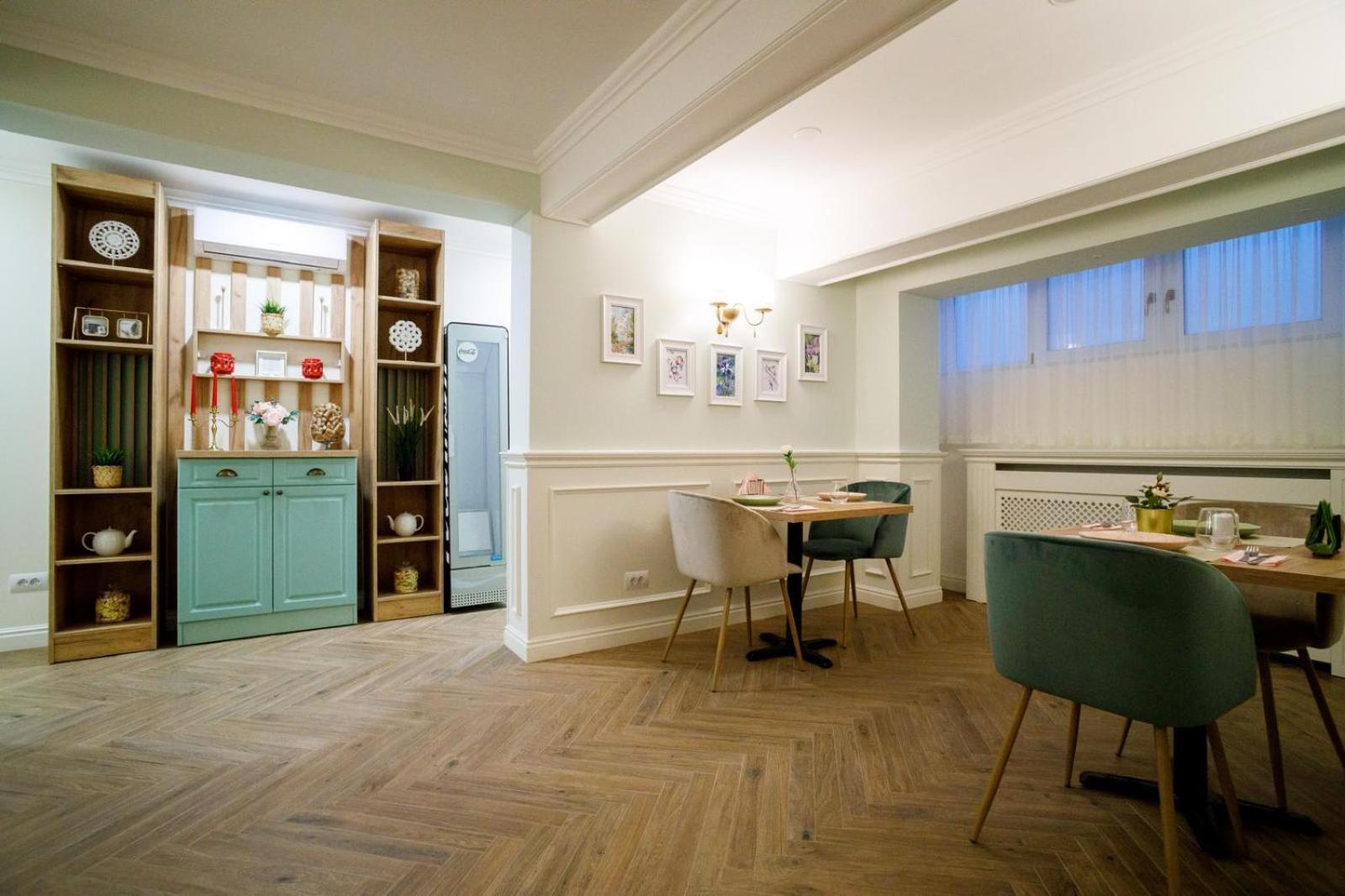Pensiunea Casa Sturza Bacău エクステリア 写真